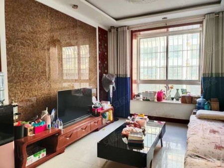 御府华都小区好楼层2室1厅1卫4000多1平 带储藏室