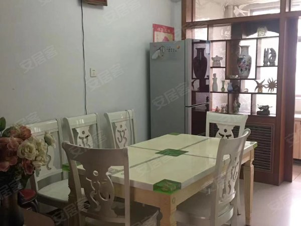 洛北花园小区3室2厅1卫出租 119平1300元/月 拎包入住