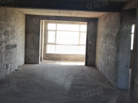 鼎衡彩虹城3室2厅1卫带车一辆 47万房东直卖
